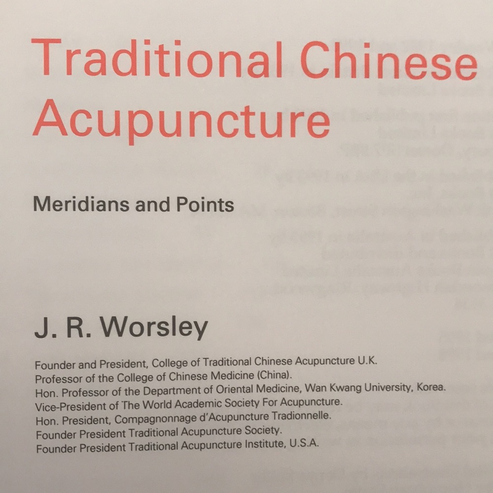 Traditional Chinese ACUPUNCTURE hardback lrge illustrated book newish dustcover - Picture 11 of 12